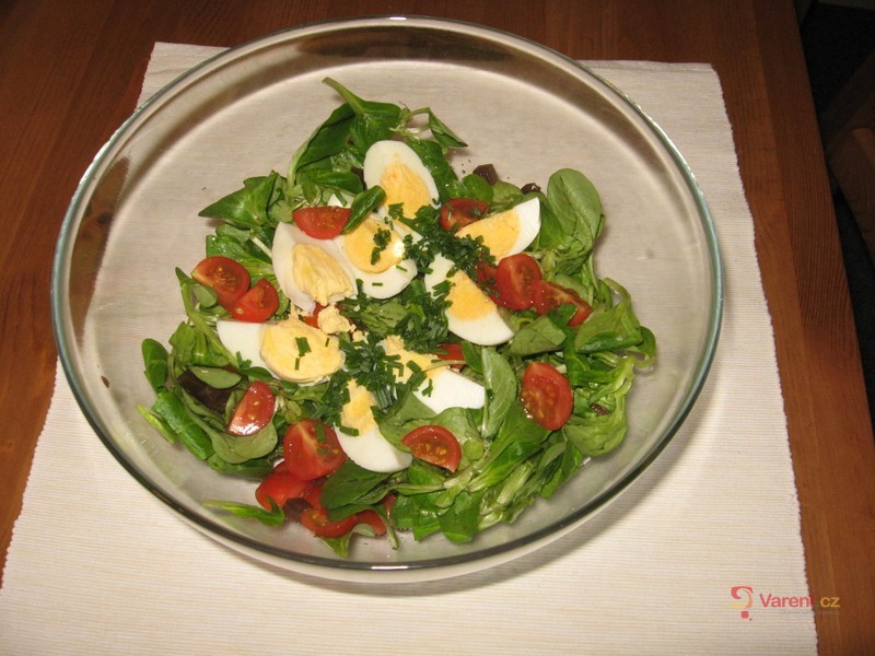 Polníčkový salát s cibulí - fotografie 2