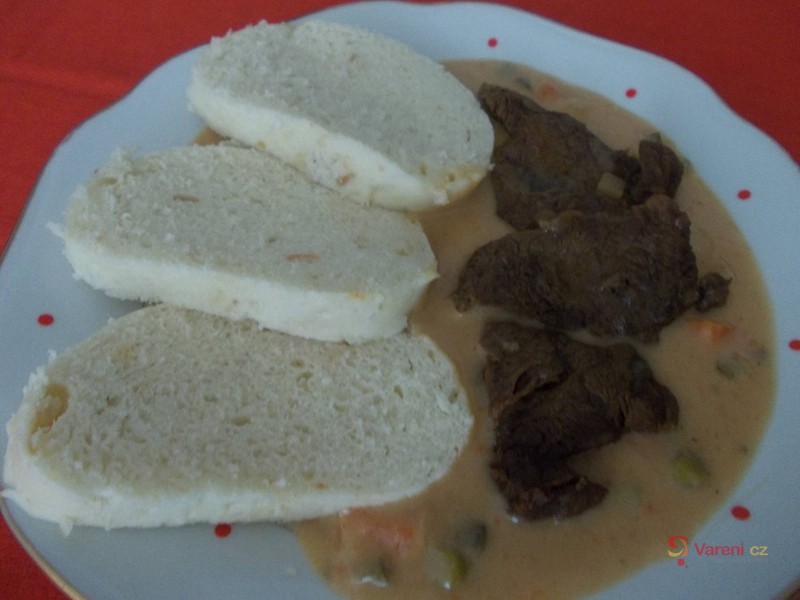 Bratislavský hovězí plátek s houskovým knedlíkem - fotografie 2