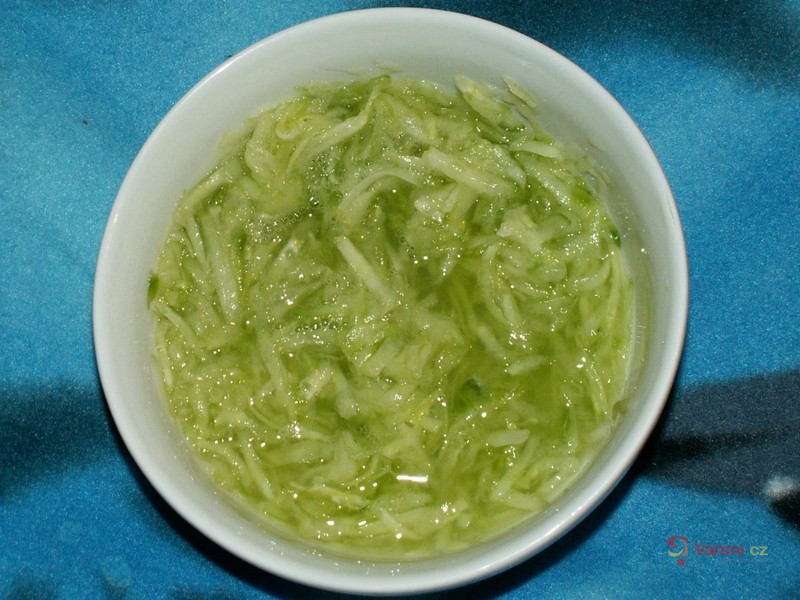 Okurkový salát - fotografie 3