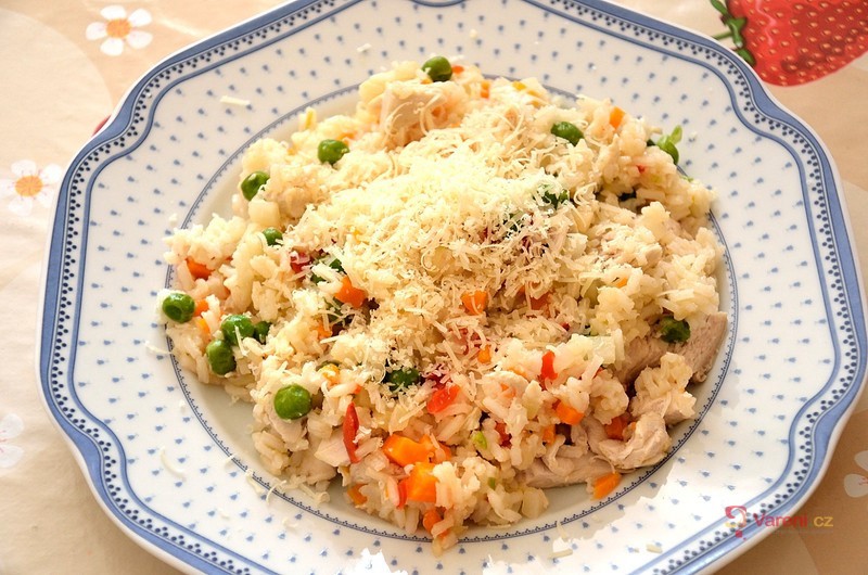 Zeleninové rizoto s kuřecím masem po česku