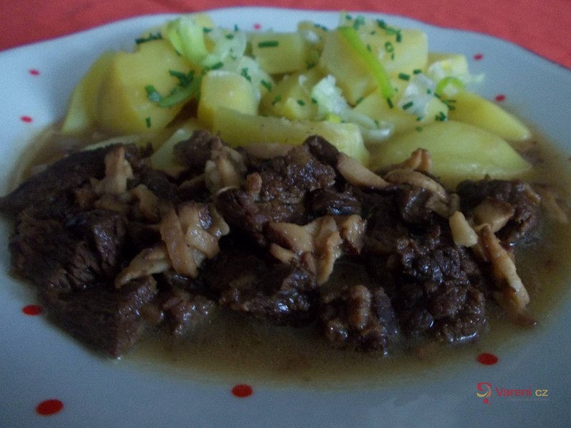 Hovězí kostky na slanině - fotografie 2