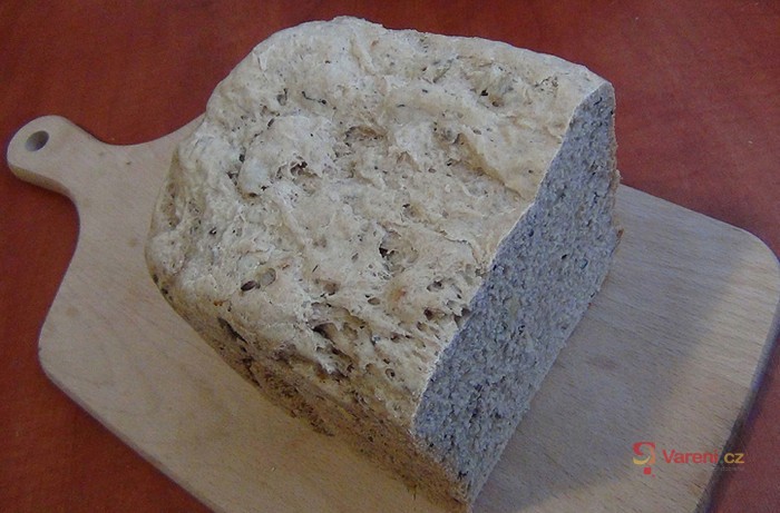 Pšenično-žitný chléb se semínky z domácí pekárny - fotografie 2