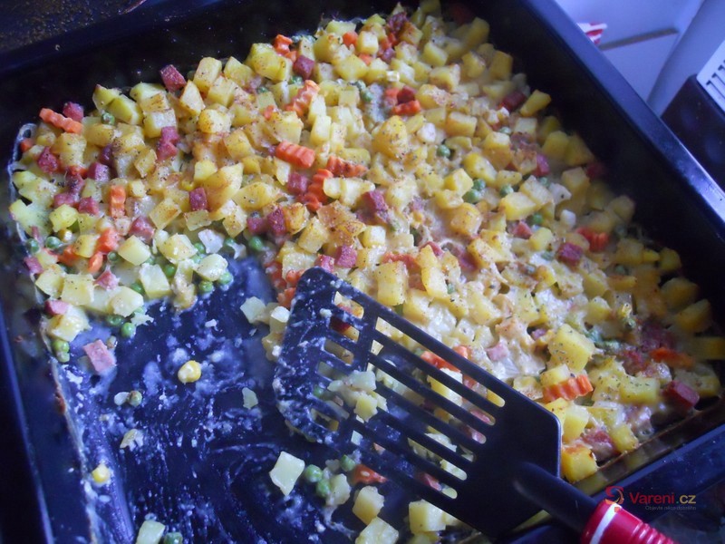 Zapečené brambory se zeleninou - fotografie 3