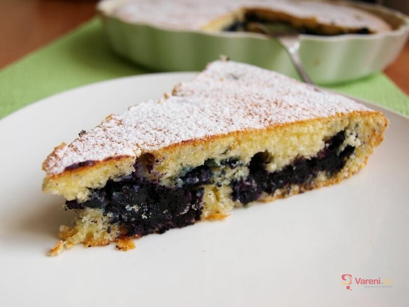 Šlehačkový koláč s borůvkami - fotografie 2
