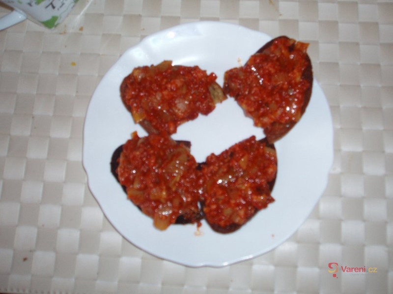 Topinky s vepřovou konzervou - fotografie 4