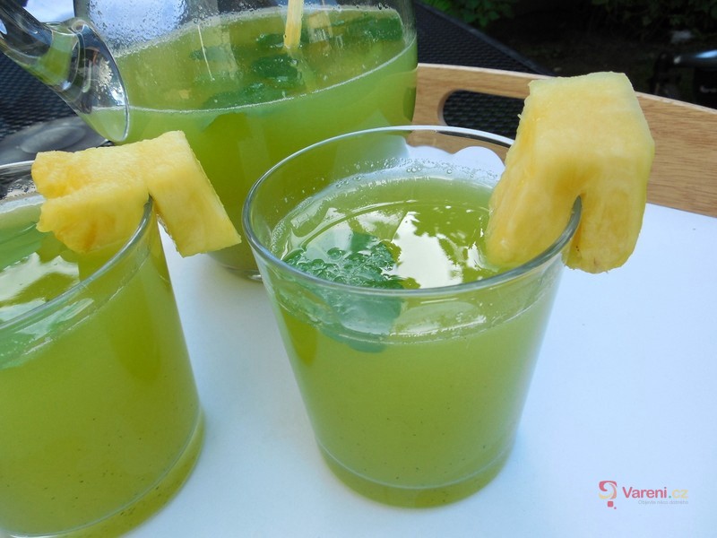 Okurkovo-ananasová limonáda