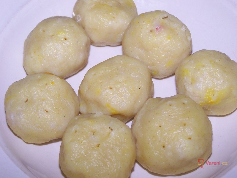 Plněné bramborové knedlíky - fotografie 4