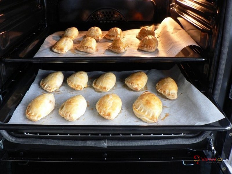 Jablkové šátečky z jogurtového těsta - fotografie 3