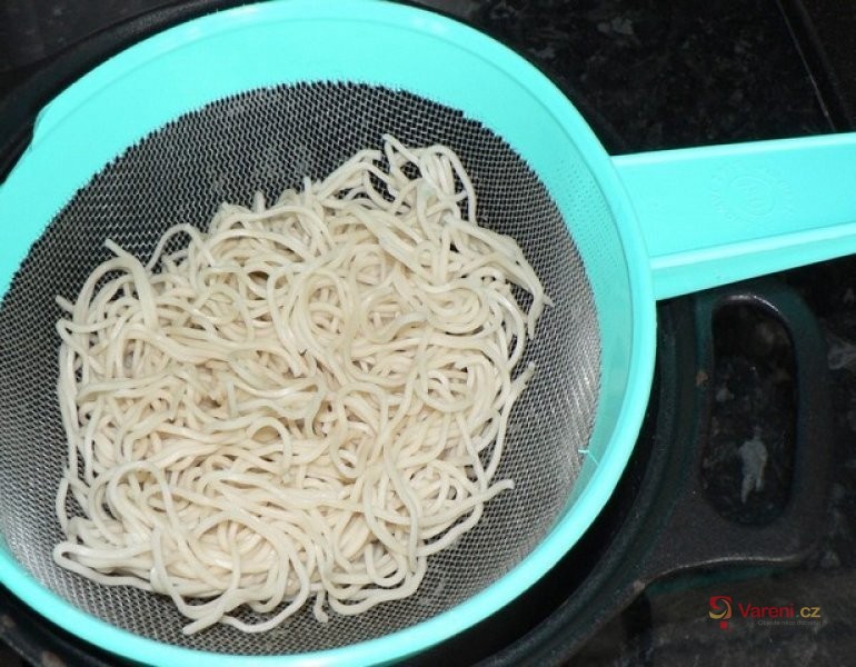 Smažené nudle s mrkví - fotografie 3