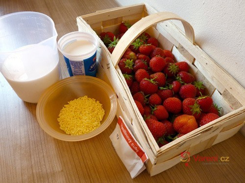 Jahodový koktejl s jogurtem - fotografie 2