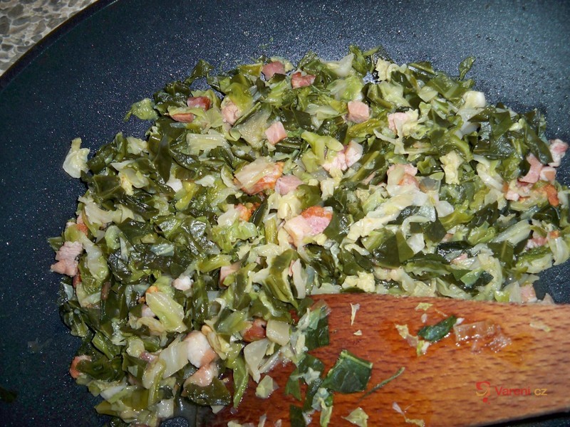 Dušená kapusta na slanině - fotografie 2