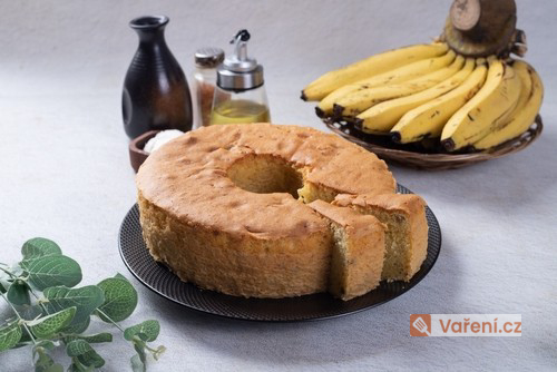 Banánová bábovka s máslem