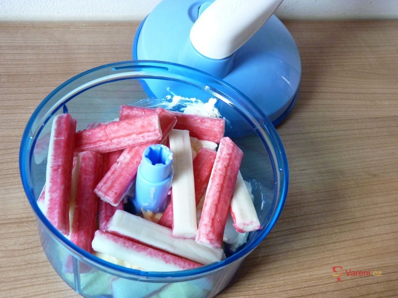 Blesková pomazánka z tyčinek surimi - fotografie 4