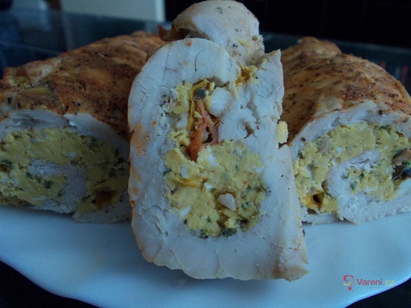 Krůtí roláda s vaječnou náplní - fotografie 3