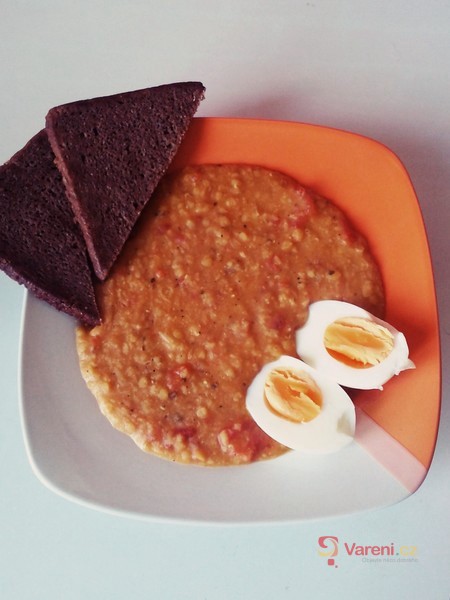 Červená čočka s rajčaty - fotografie 3