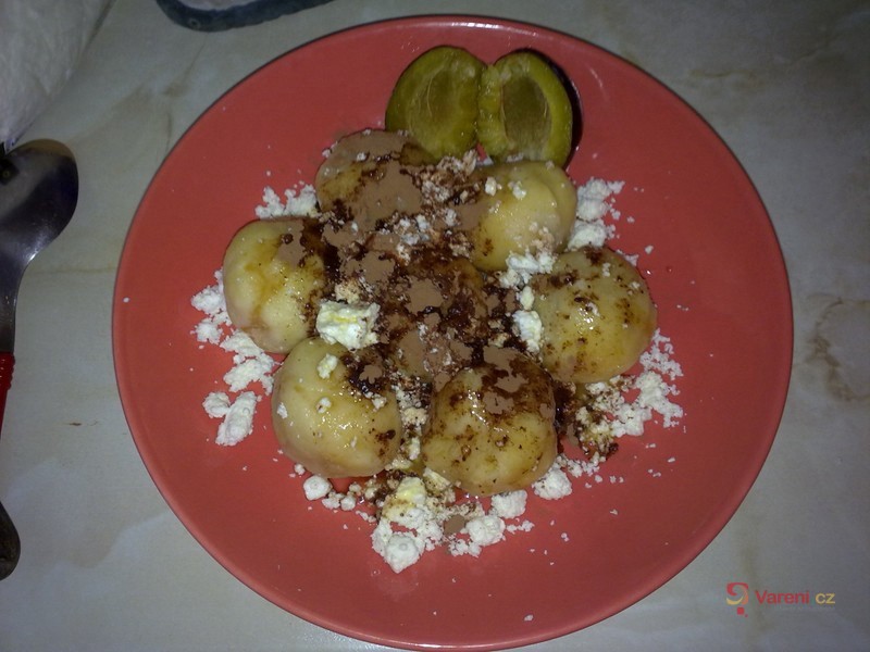 Tvarohové knedlíky se švestkami - fotografie 2