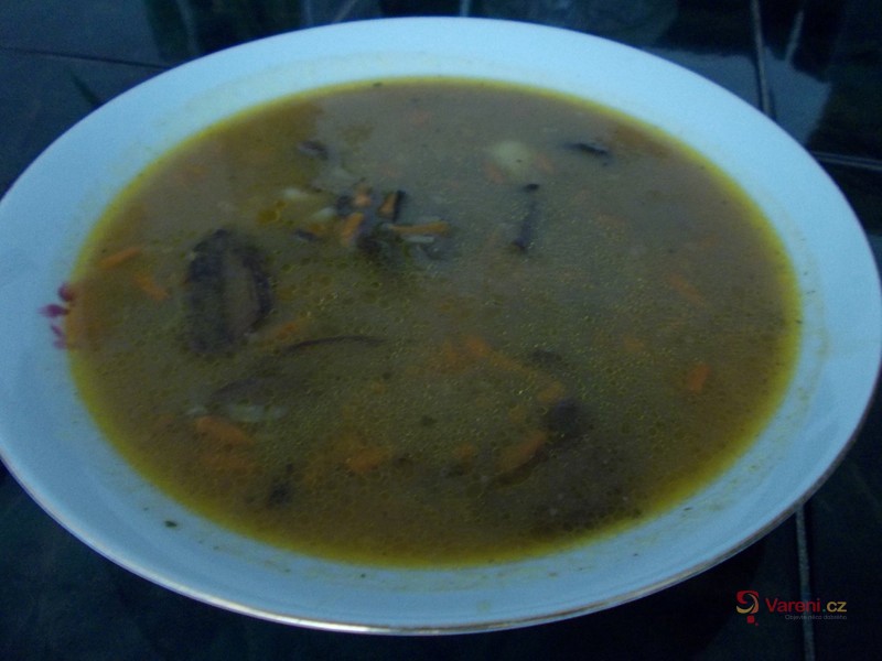 Polévka ze sušených hub a brambor - fotografie 3