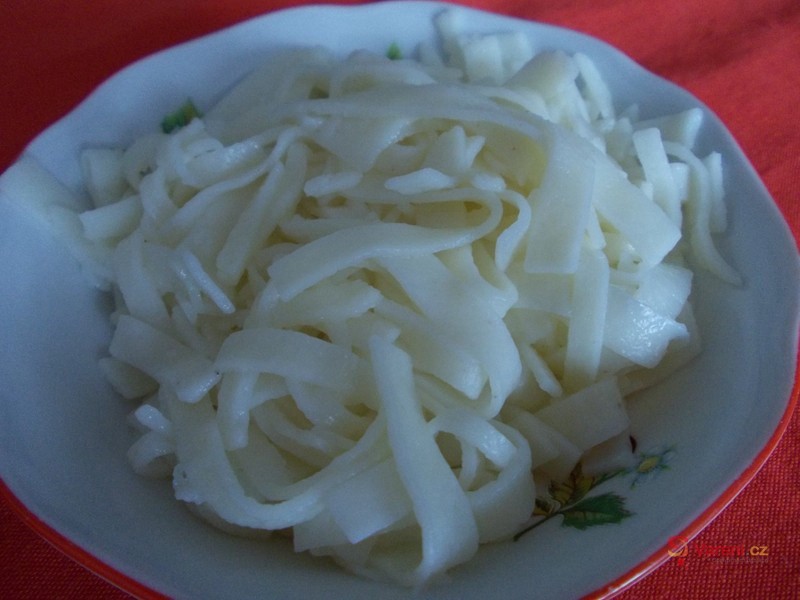 Hovězí polévka s domácími nudlemi - fotografie 5