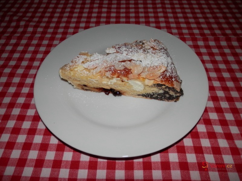 Kynutý věnec s ořechy - fotografie 3