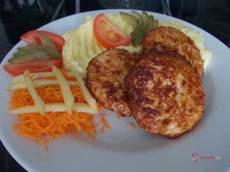 Krůtí mleté biftečky s lečem - fotografie 2