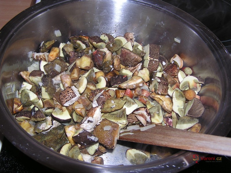 Martin houbový guláš