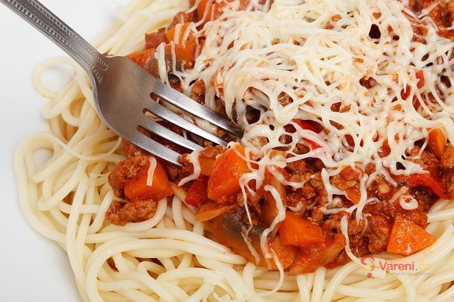 Špagety s hovězím ragú