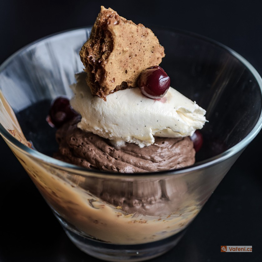 Zmrzlinový pohár na párty