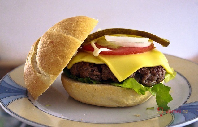 Domácí hovězí burger