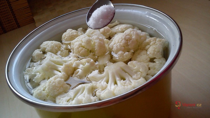 Zapékaný květák s paprikou a nivou - fotografie 3