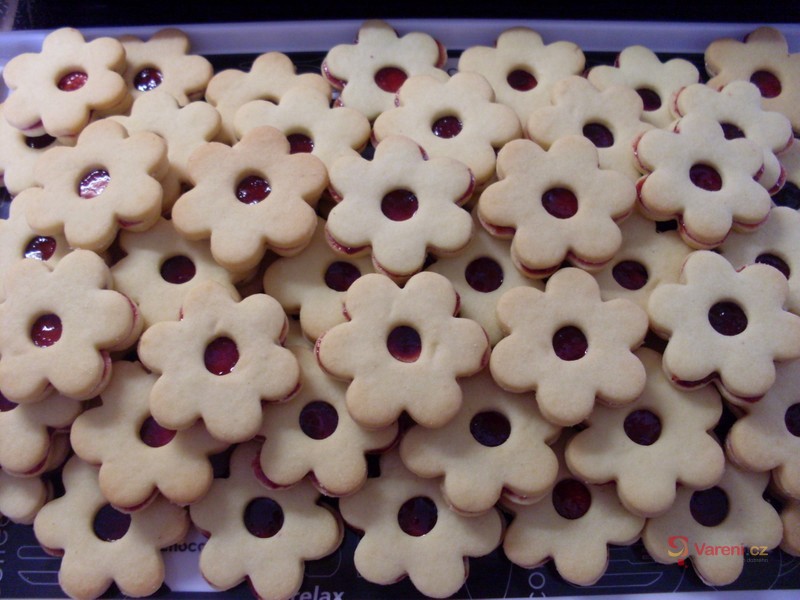 Linecké cukroví jako od maminky - fotografie 5