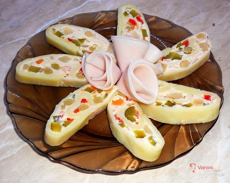 Pikantní sýrová roláda