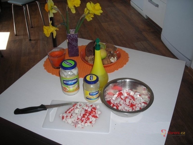 Ostrý krabí salát - fotografie 3