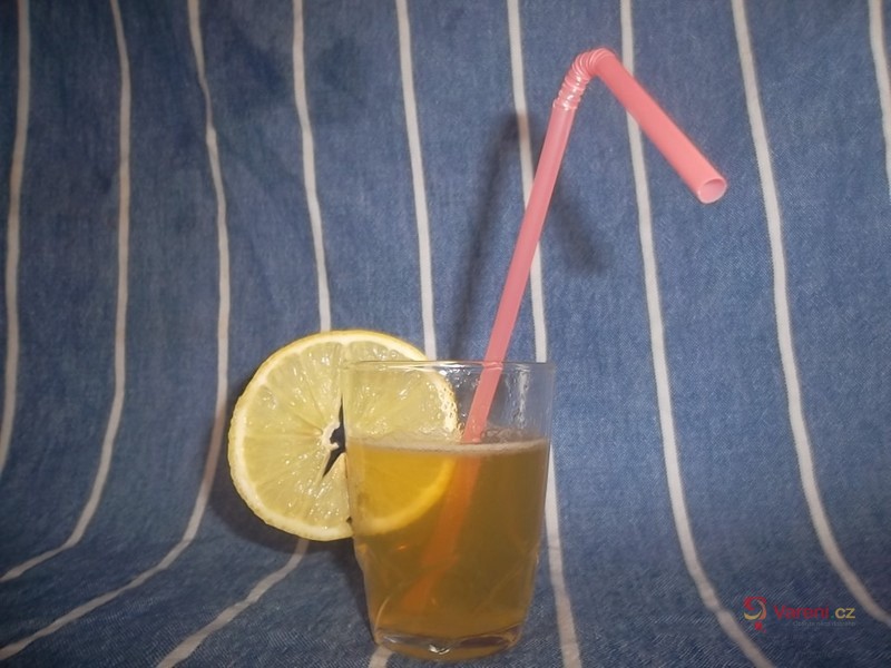 Sestřin citronový drink - fotografie 2