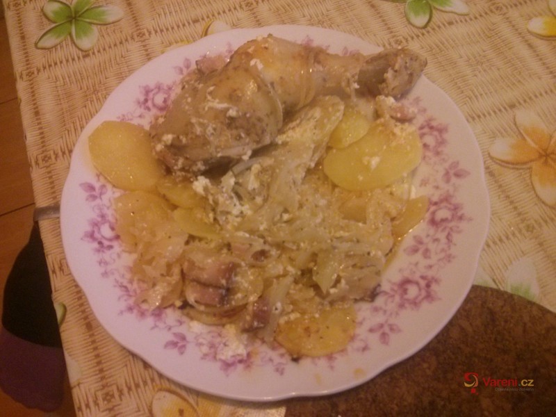 Zapečená kuřecí stehna se zelím - fotografie 4