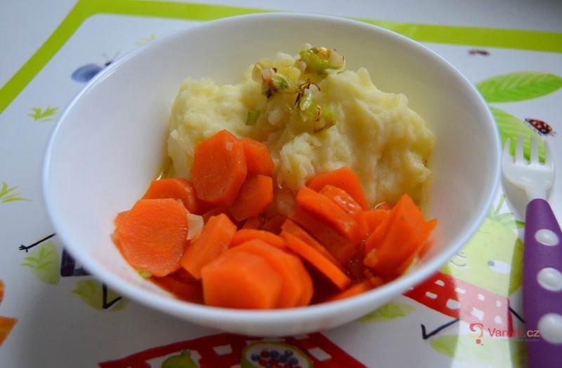 Dušená mrkev s bramborovou kaší - dětské menu