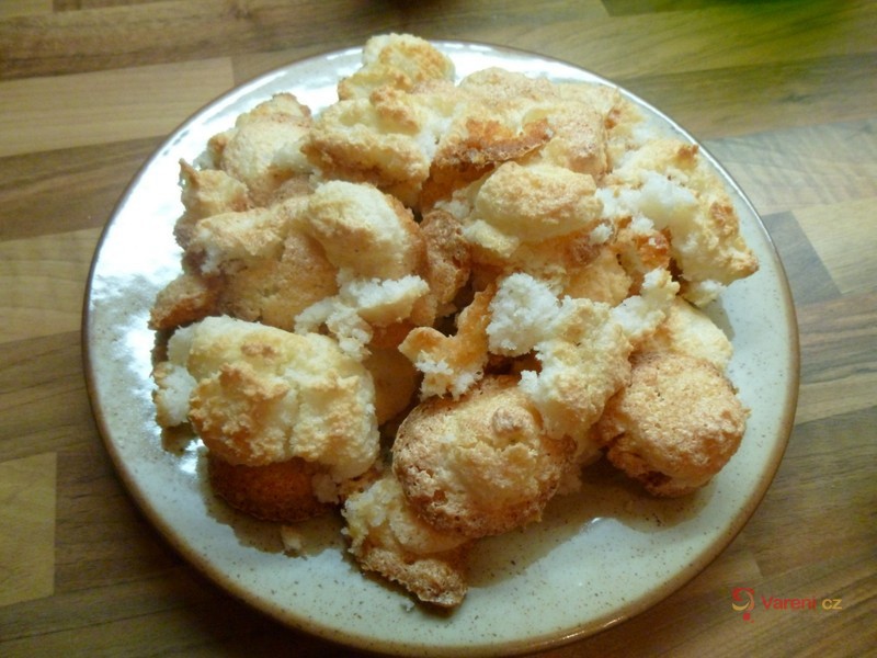 Jednoduché kokosové pusinky - fotografie 3