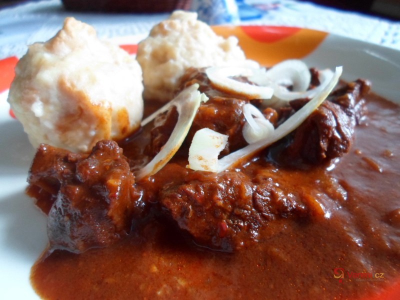 Guláš z jeleního masa - fotografie 3