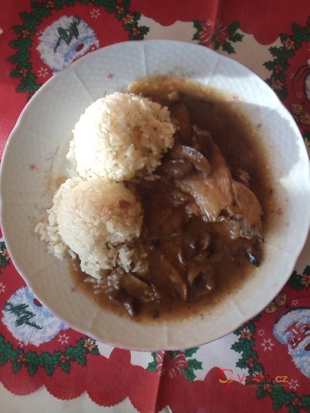 Houbový guláš s vepřovým - fotografie 2