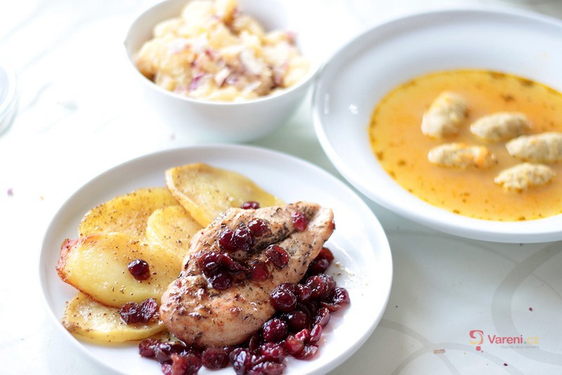 Kuřecí plátek na medu a s brusinkami - fotografie 3
