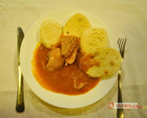 Kuře na paprice s knedlíkem