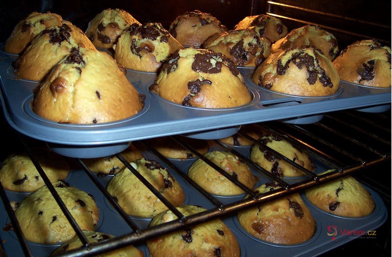 Výtečné muffiny s kousky čokolády