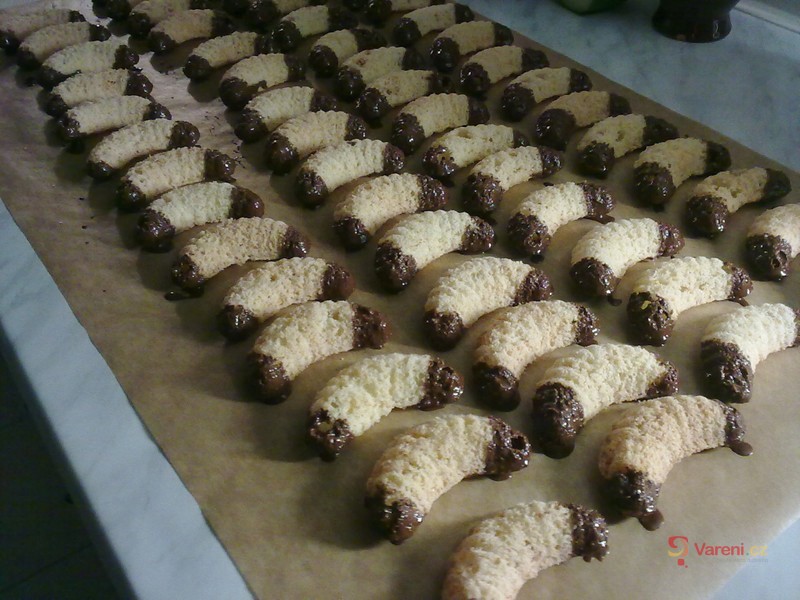 Kokosové rohlíčky do formiček - fotografie 3