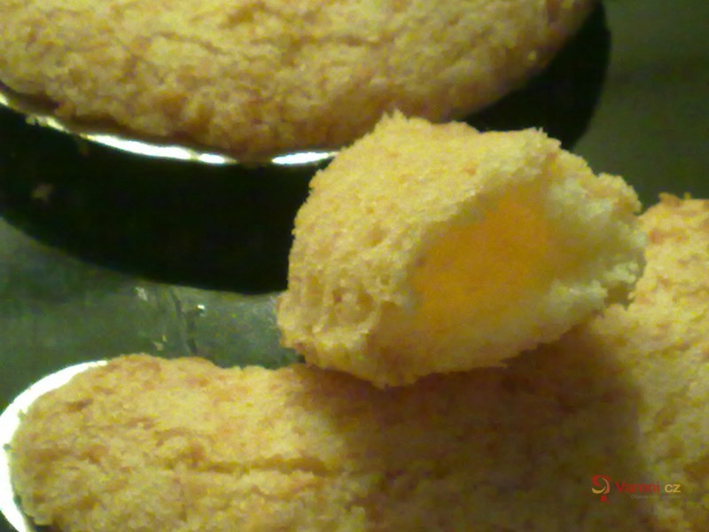 Kokosové rohlíčky do formiček - fotografie 2