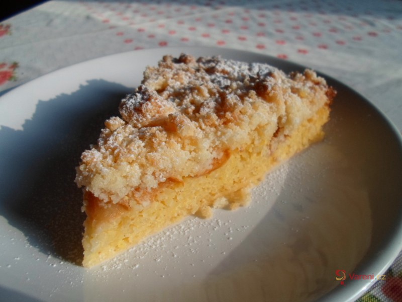 Jablkový koláč z kuskusu - fotografie 3