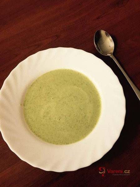 Jednoduchá brokolicová polévka