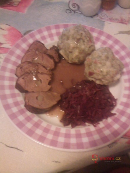 Srnčí kýta na červeném víně - fotografie 2