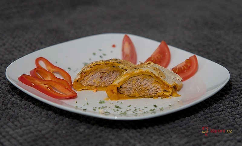 Panenka v listovém těstě - fotografie 2