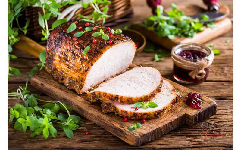 Vepřové filé s kořeněnou kůrčičkou