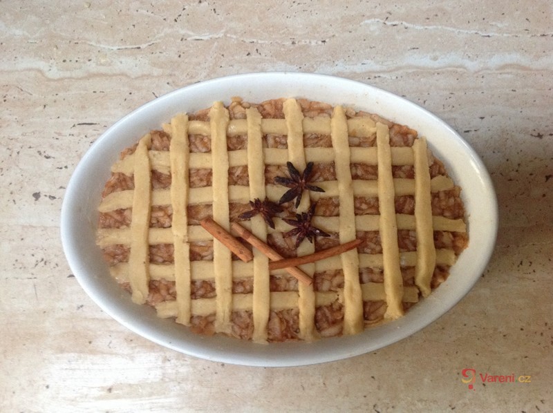 Jablečný mřížkový koláč - fotografie 3