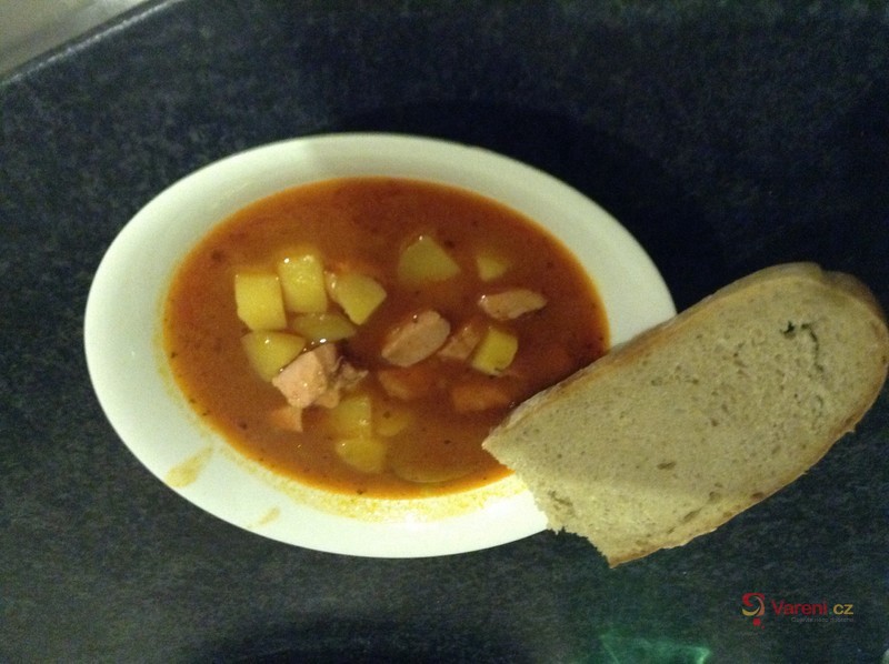 Náš buřtguláš - fotografie 2